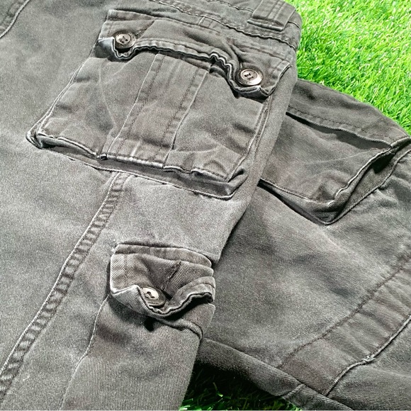 Modern side pockets matchstick cargo pants - Picture 3 of 4